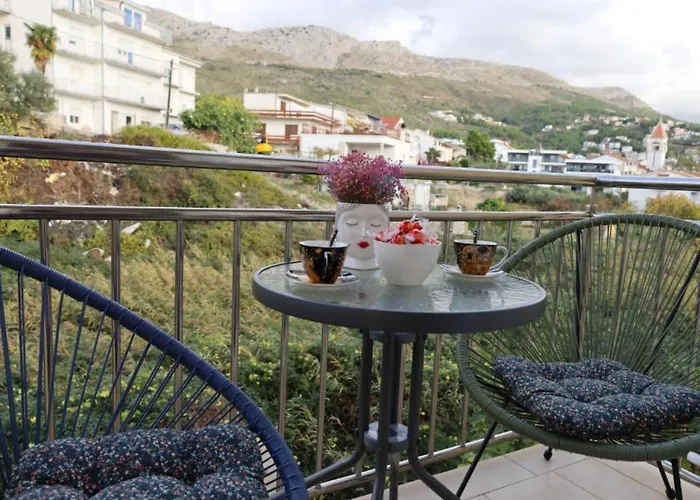 Dalmata D * Podstrana