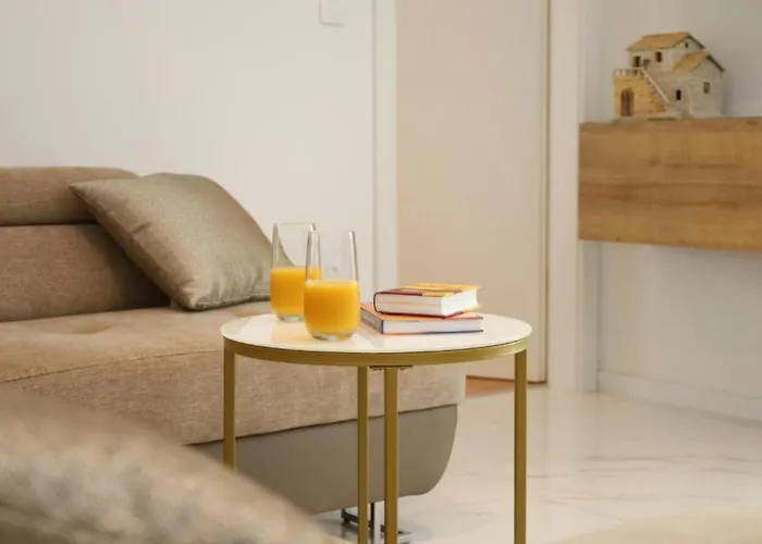 Dalmata D * Podstrana