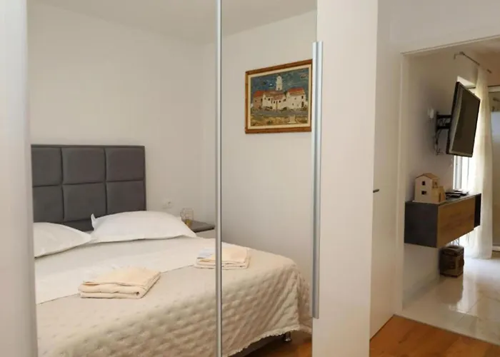 Dalmata D * Podstrana